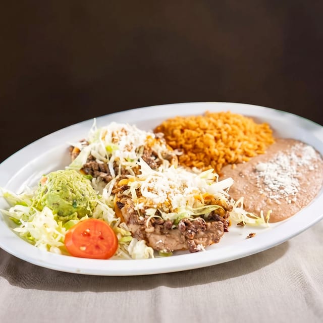 Sopes Plate.